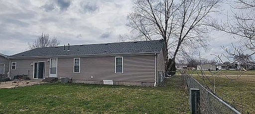 4th image of 1121 Lakin Ave