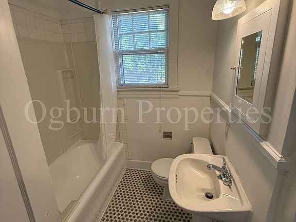 3rd image of 2061 Craig St APT 3