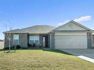 216 SE 4th St, Newcastle, OK 73065