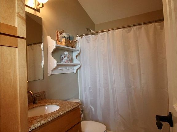 4th image of 656 Lehman Dr #A