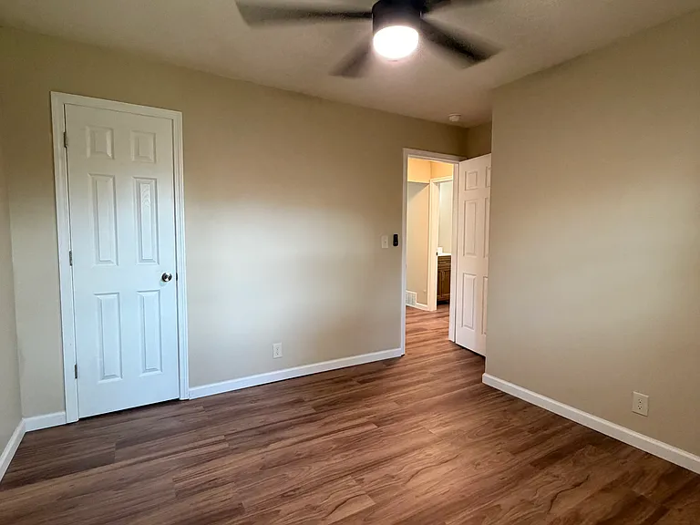 2313 Brown St — Photo 13