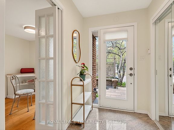 5th image of 164 Dufferin Rd