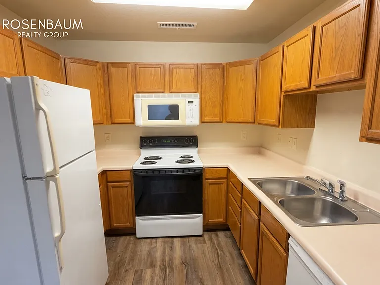 8017 E Long Mesa Dr #B — Photo 3