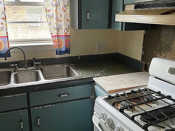 4th image of 111 Jay St