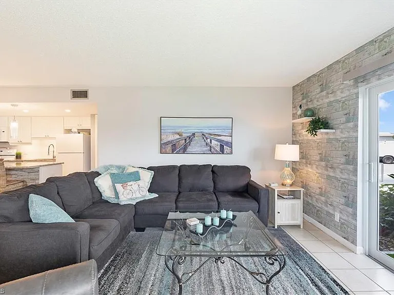 240 Palm Dr #48-1 — Photo 16