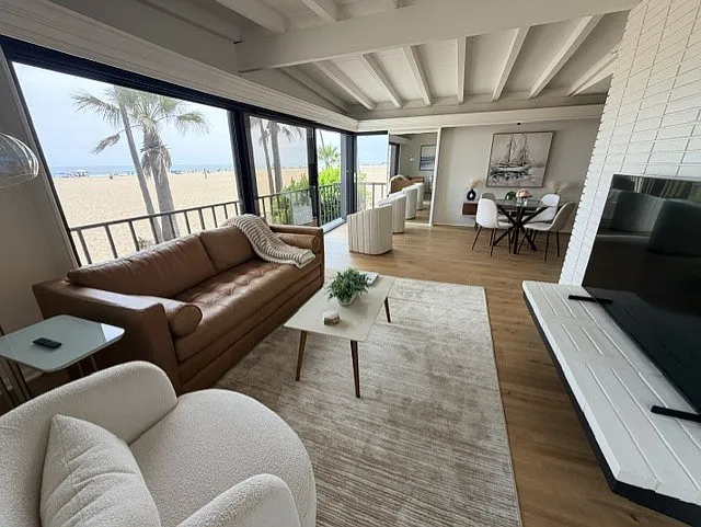 1510 W Oceanfront #B — Photo 3