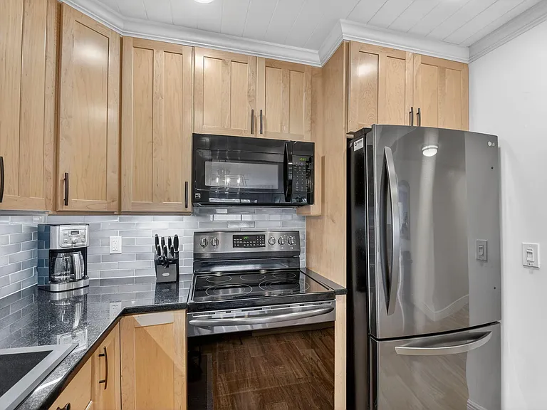 1502 S Lakeside Dr #214 — Photo 4