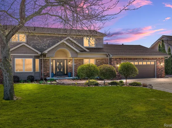 38846 Venetian Dr, Harrison Township, MI 48045