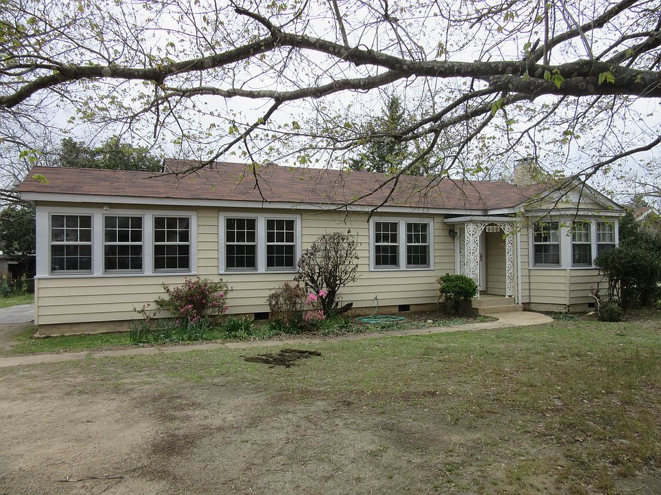 1st image of 909 E North St