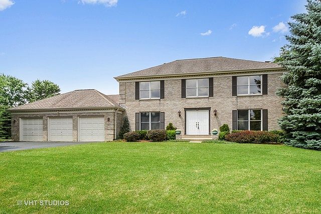 1st image of 216 Hawthorne Ct