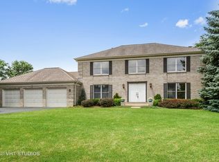 216 Hawthorne Ct, Sleepy Hollow, IL 60118