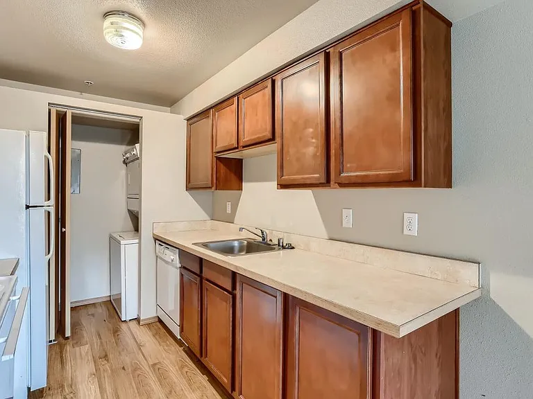 Ladera Apartments — Photo 23