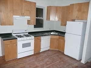 2nd image of 516 N May St APT 2F