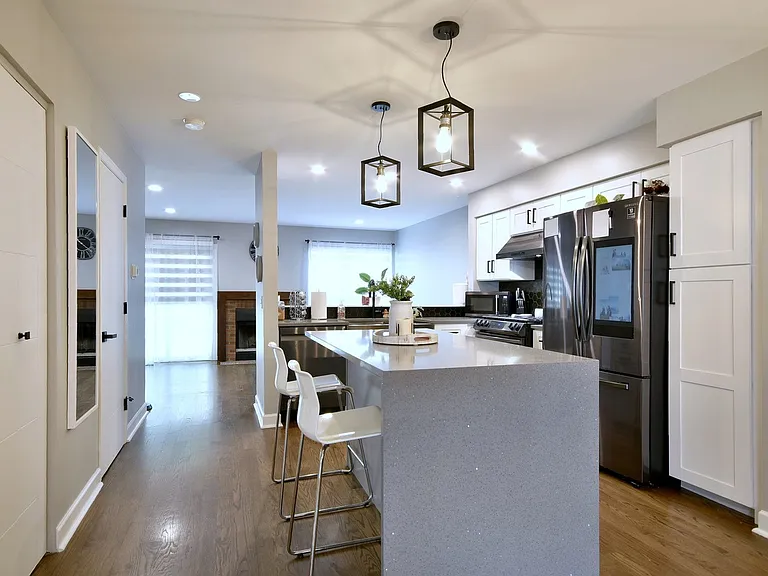 917 Little Falls Ct — Photo 3