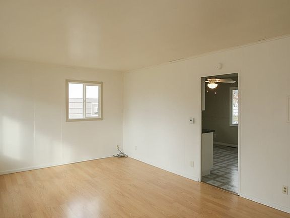 2nd image of 4316 Benton St NE