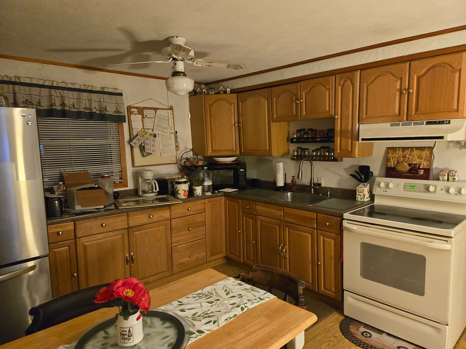 213 Hickory St — Photo 2
