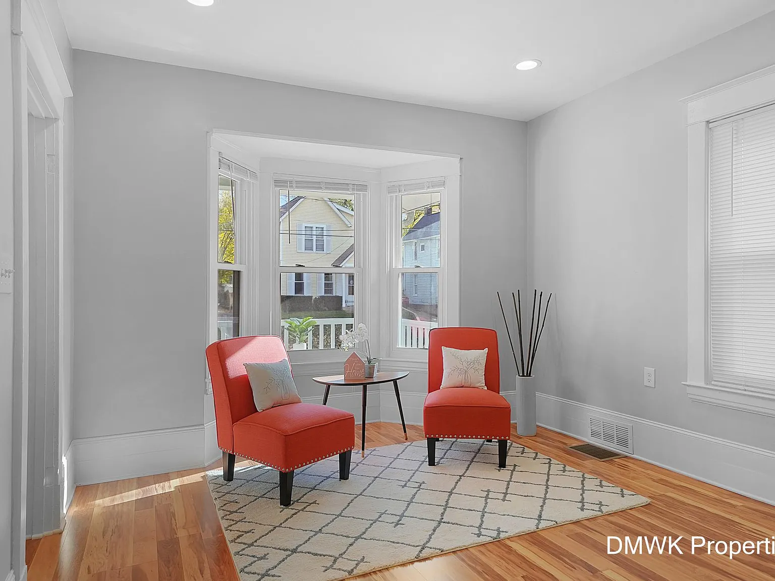 3 bed, 1344 sqft, $2,700 — Photo 3