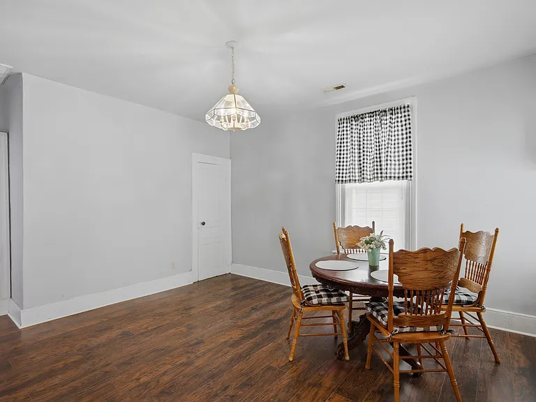 1006 W Washington St — Photo 6