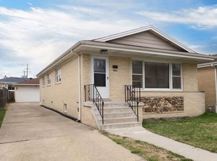 6747 N Sauganash Ave, Chicago, IL
