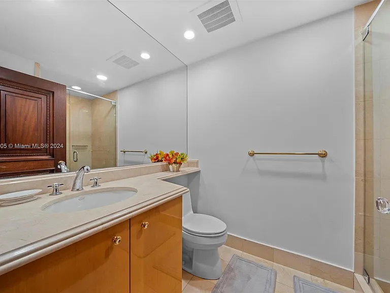 17875 Collins Ave #702 — Photo 28
