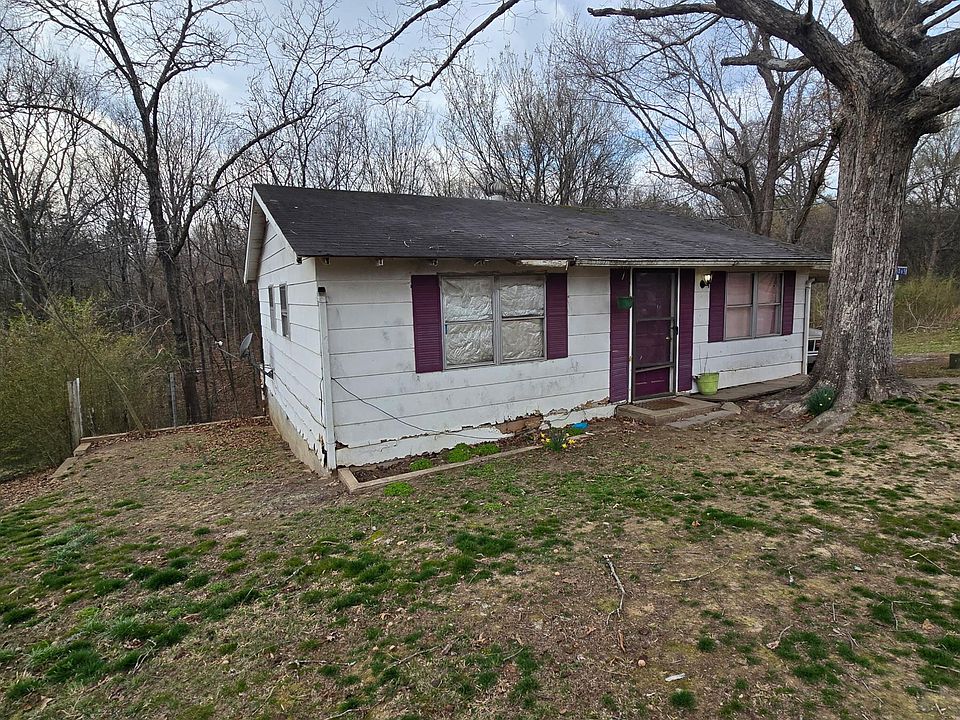 1st image of 3065 James St