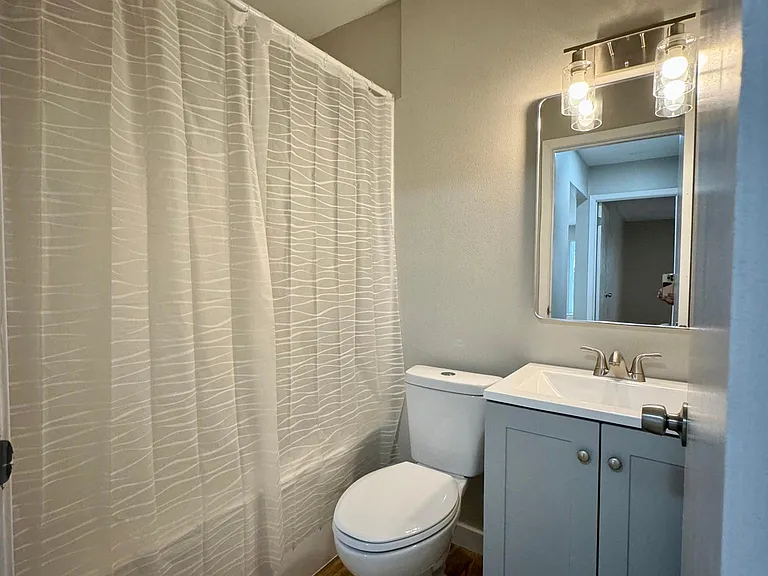1405 Seville Dr — Photo 21