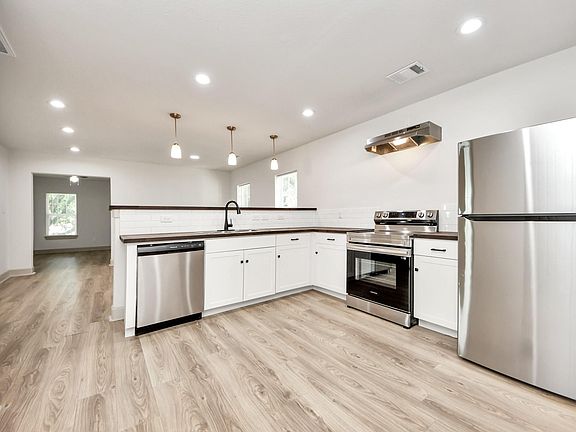 2nd image of 2919 Rosedale St #B