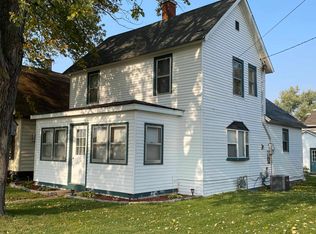 728 Viaduct Rd, Savanna, IL 61074