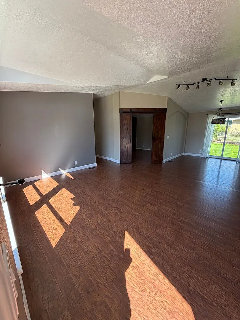 4 Bedroom 2 Bathroom Manufactured Home — Photo 3