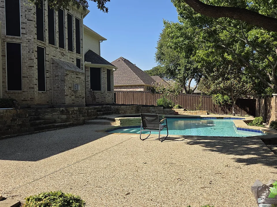 1670 Oak Ridge Dr