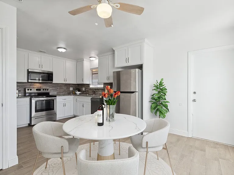 3416 N Fruit Ave — Photo 3