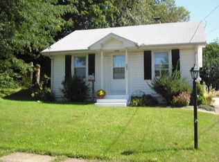 310 Court Dr, Washington, IL 61571