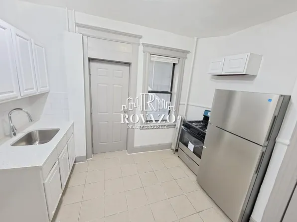 66-67 N Grove St #6, East Orange, NJ 07017