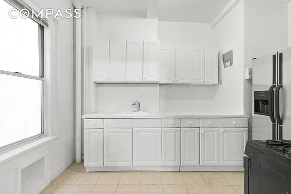 Sold by Compass | media 18