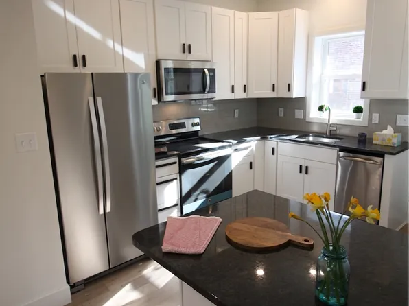 6636 Ross St, Philadelphia, PA 19119