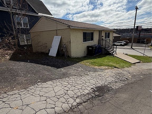 4th image of 1501 Burnet Ave
