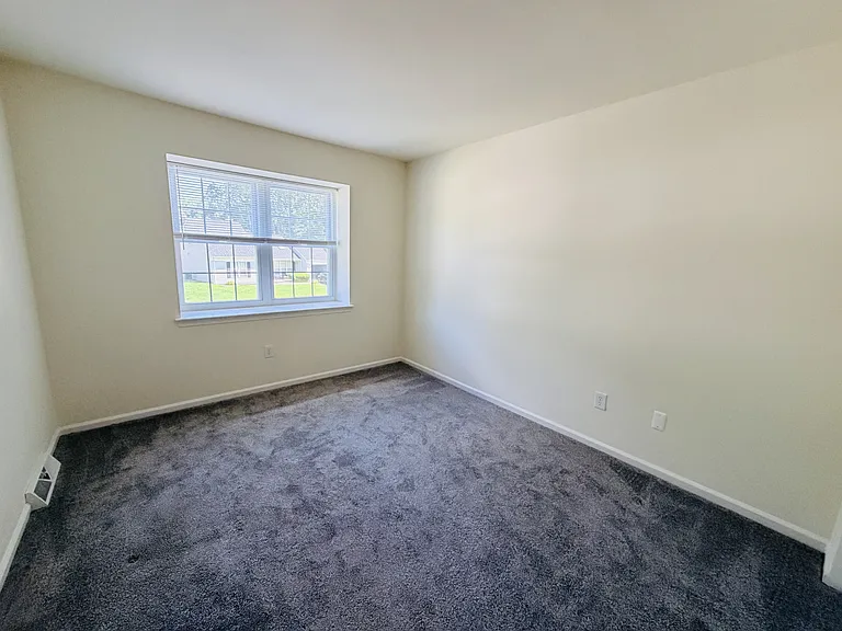 168 Stoney Dr — Photo 18