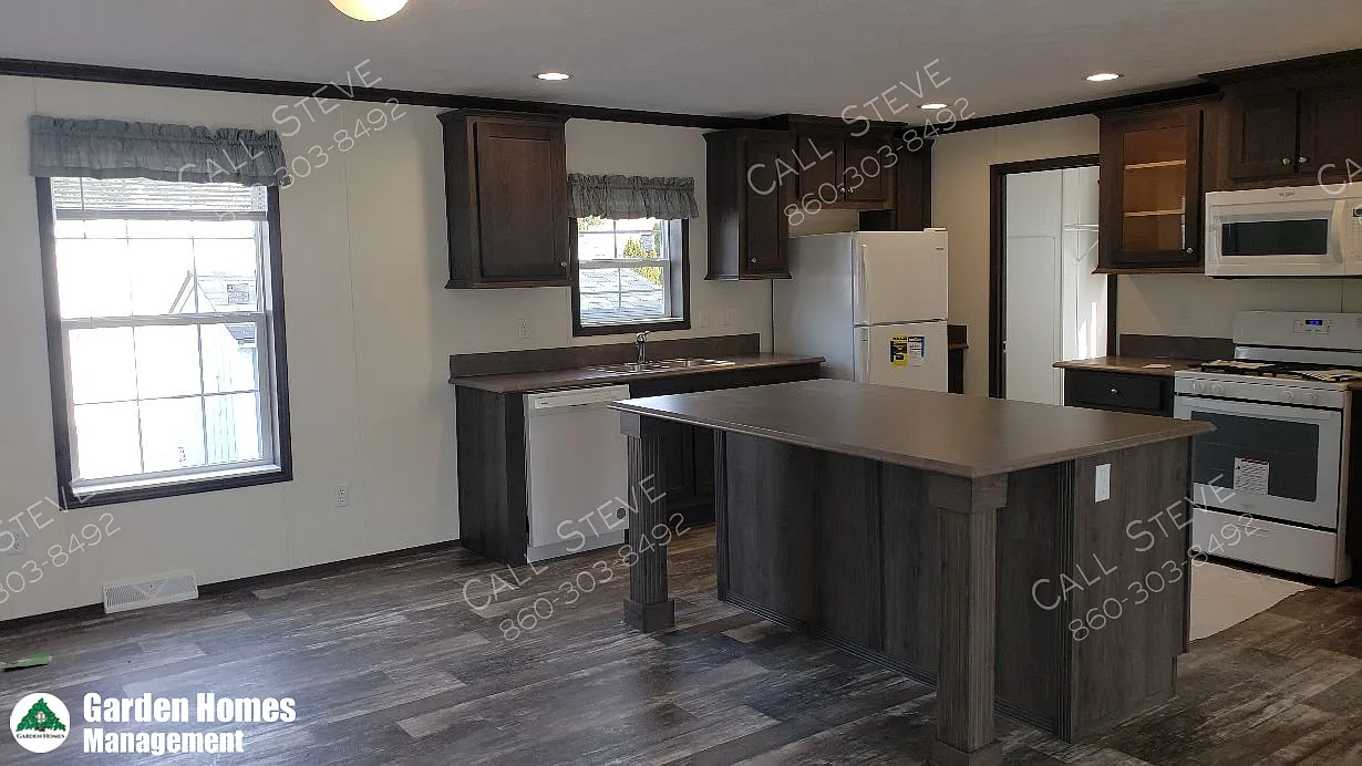 3 bed, 1344 sqft, $2,195 — Photo 1