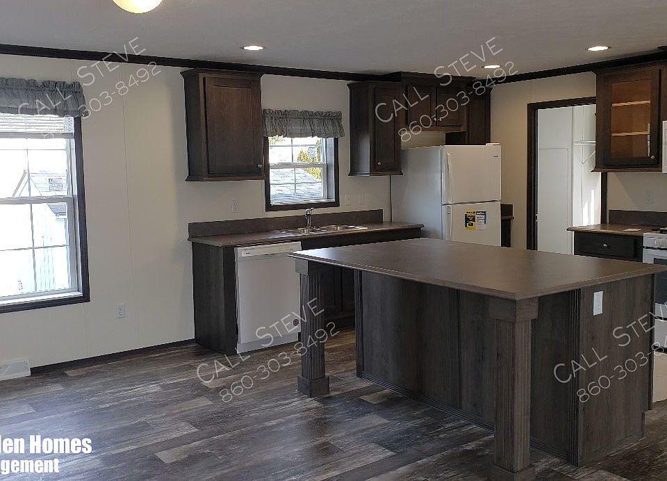 1st image of 12 Rockledge Ct