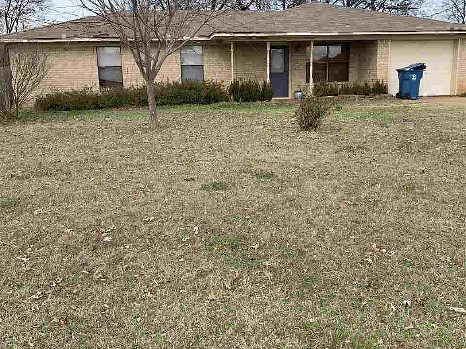 1st image of 709 Lynch Dr