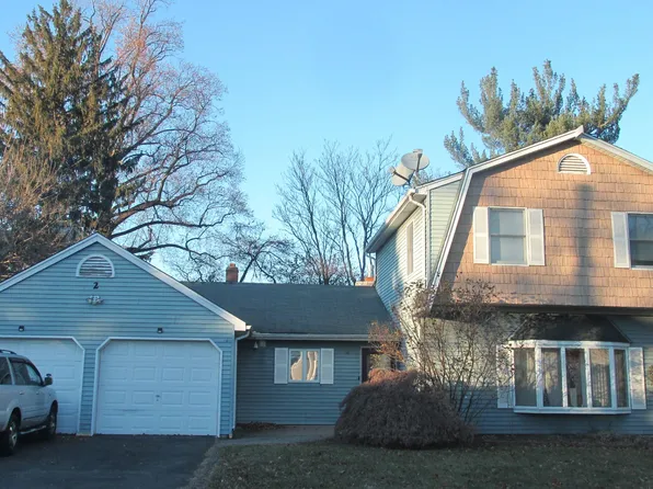 2 Lenox Ave, Dumont, NJ 07628
