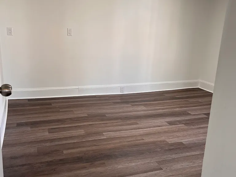 631 N Mulberry St — Photo 2