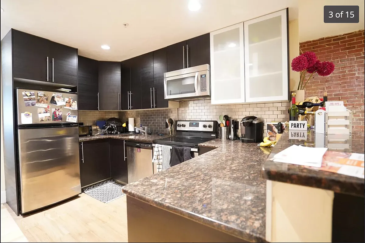 Building Photo - 1203 Beacon St #2