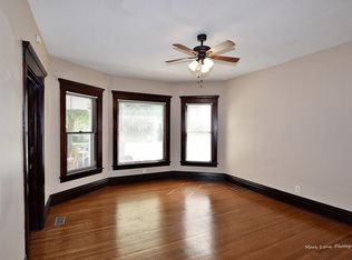 345 Spruce St #1, Aurora, IL 60506