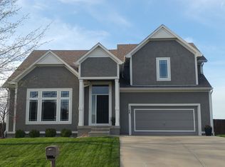 1108 SW 10th St, Oak Grove, MO 64075