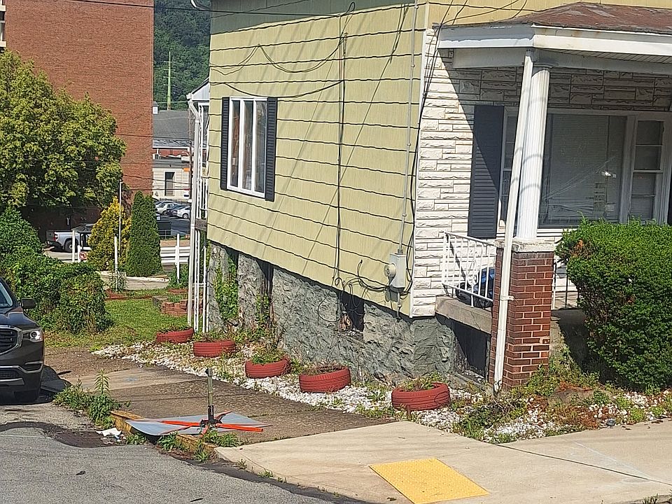 2nd image of 819 Washington Ave