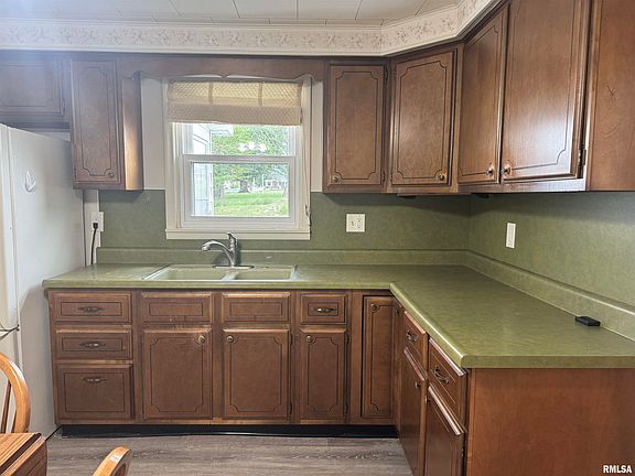 3rd image of 75 W Vernon St