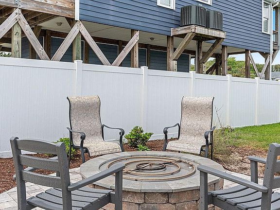 4th image of 5216 E Beach Dr