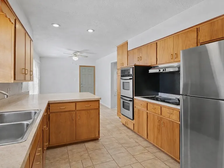 2540 E Eastgate Ln — Photo 5