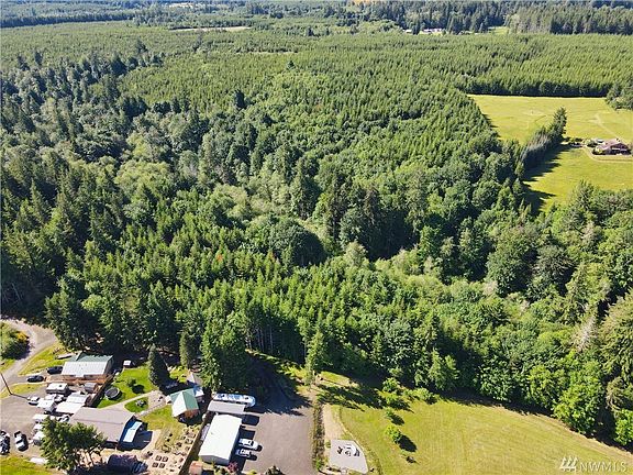 2nd image of 740 SE Binns Swiger Loop